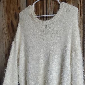 Fluffy Womans Sweater SUPER SOFT!